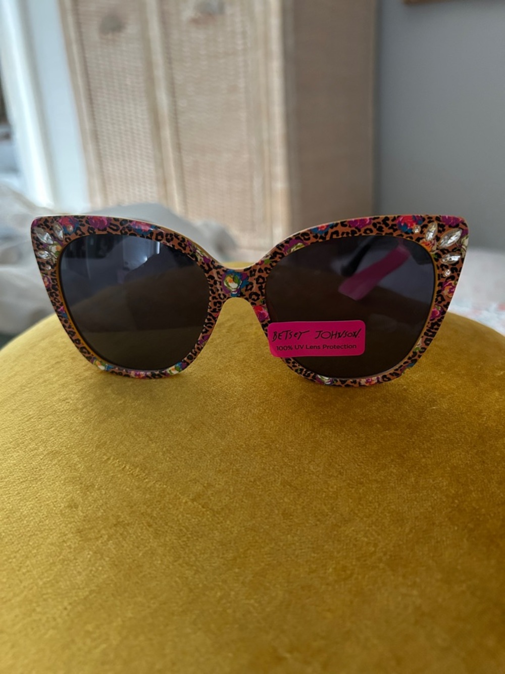 Betsey Johnson gold Jewels froBlack Temple Round Sunglasses